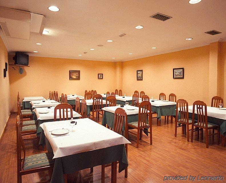 El Retiro De Cardea Hotel Oviedo Restaurant photo